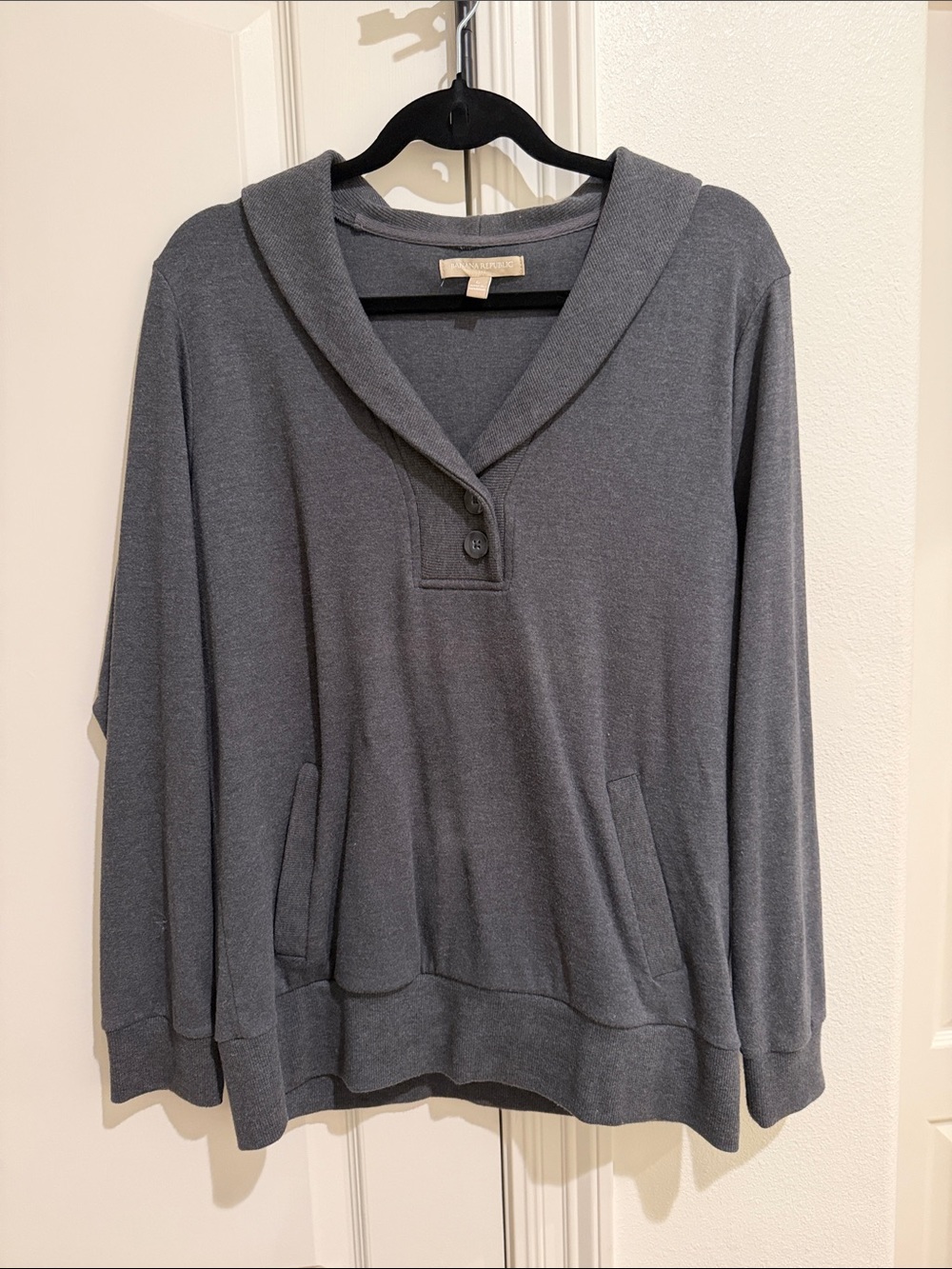 Banana republic grey quarter button sweater with pockets size large